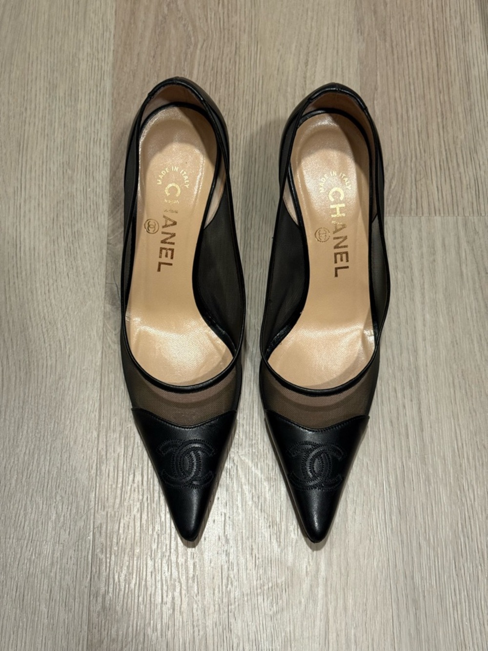 CHANEL Vintage Black Pointed-Toe Mesh & Leather Pumps with Logo